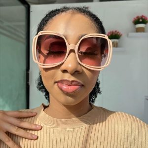 Women Simple Fashion Large Hollow Frame Sunglasses