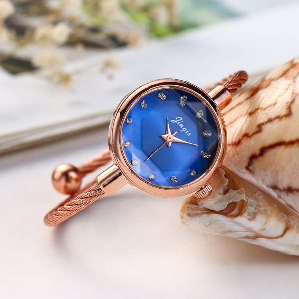 Women'S Fashion Casual Retro Small Round Dial Rhinestone Bracelet Quartz Watch