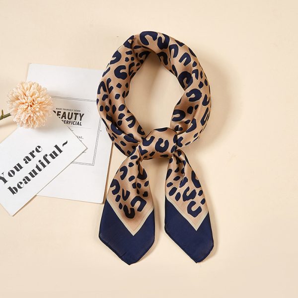 Women Fashion Retro Leopard Small Square Scarf