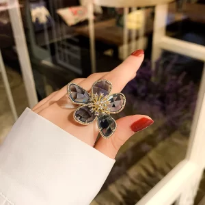 Women Fashion Exaggerated Crystal Floral Ring
