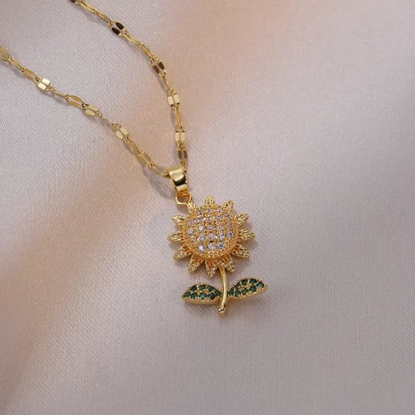 Women Fashion Simple Sunflower Rhinestone Pendant Necklace