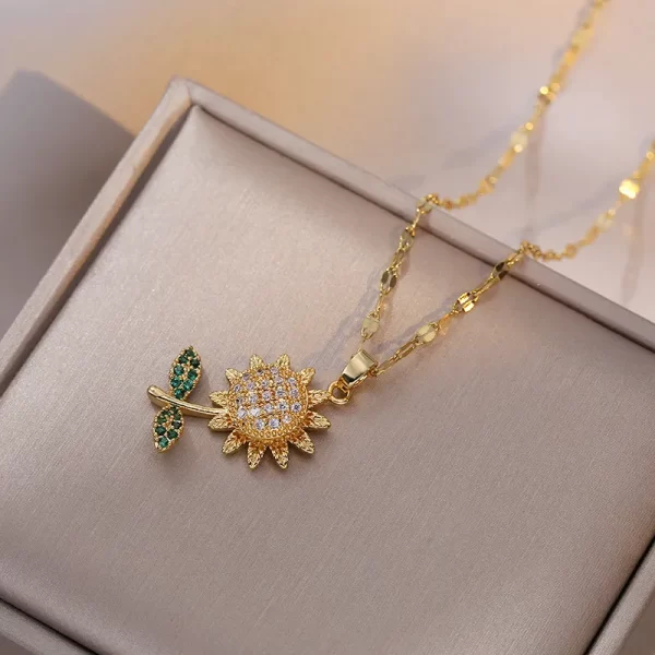 Women Fashion Simple Sunflower Rhinestone Pendant Necklace