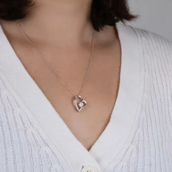 Women Fashion Simple Hollow Heart-Shaped Rhinestone Necklace